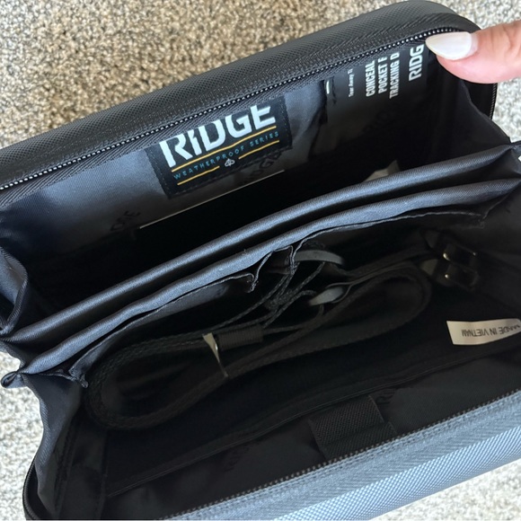 “NEW” Ridge Hardshell Sling - Picture 4 of 8